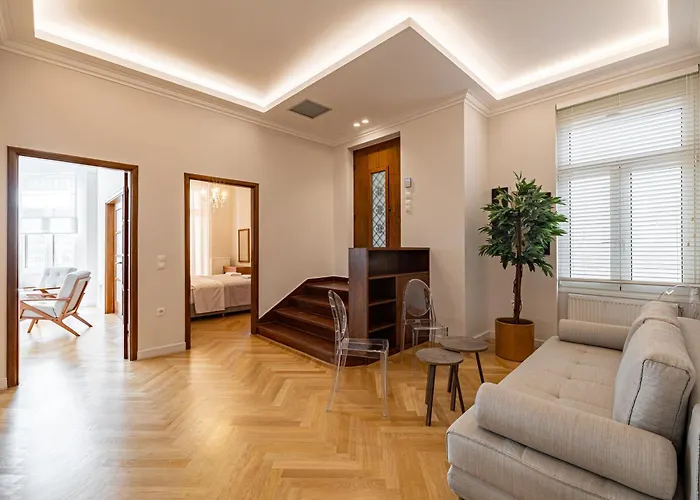 Kolonaki Chic Haven - A Downtown Retreat